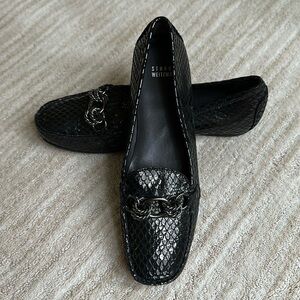 Like New: Stuart Weitzman FUELCHAIN Black Flats Loafers Shoes Size 9